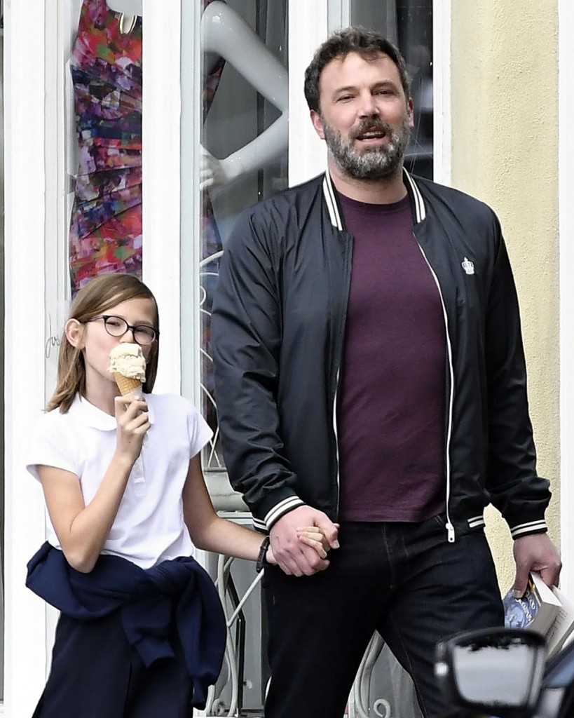Ben Affleck Takes His Daughter Violet To Get Ice Cream
