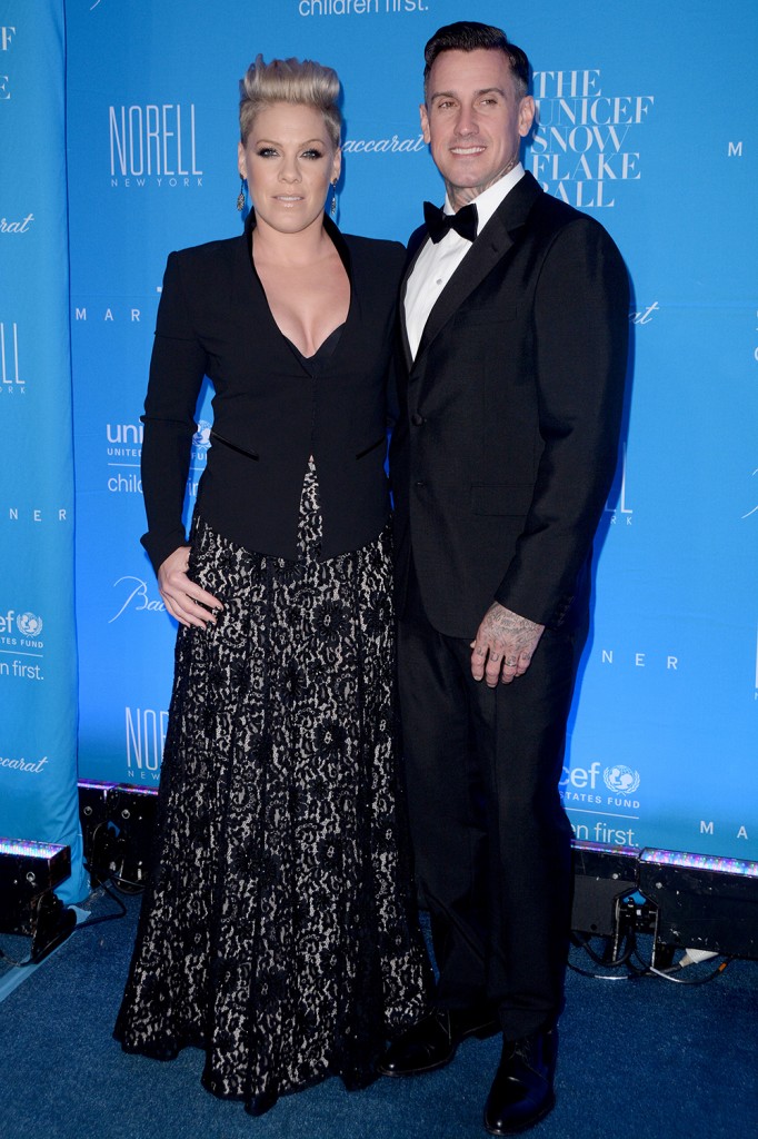 2015 UNICEF Snowflake Ball