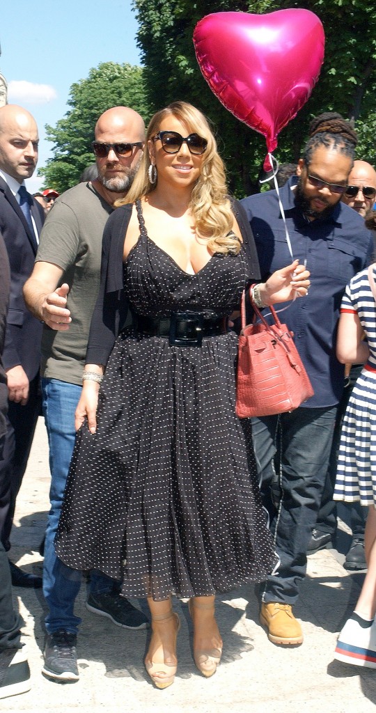 Mariah Carey leaving the Plaza Athénée Hotel
