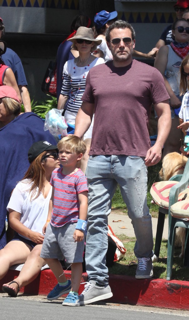 Jennifer Garner and Ben Affleck take their children to July 4th Celebration Parade