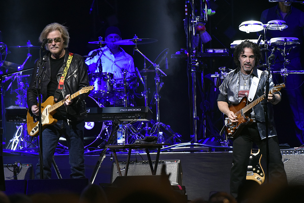 Hall and Oates perform at the Allstate Arena