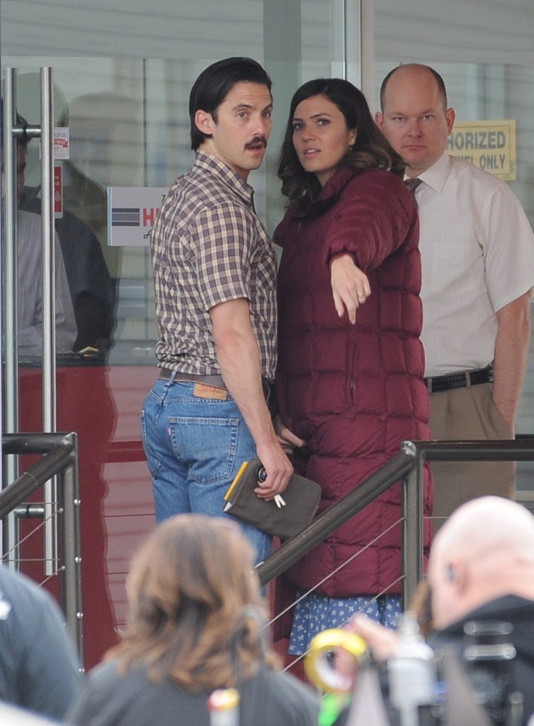 Mandy Moore back at work on the set of "This Is Us"