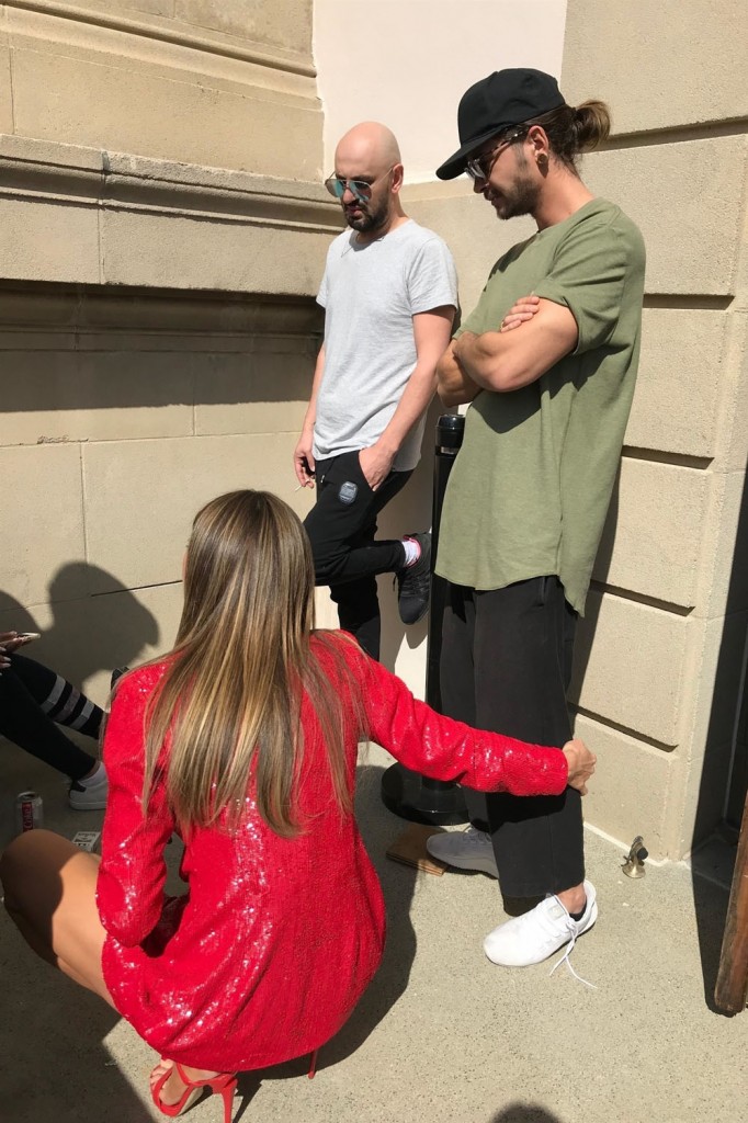 Heidi Klum takes a smoke break at AGT with her new boyfriend Tom Kaulitz