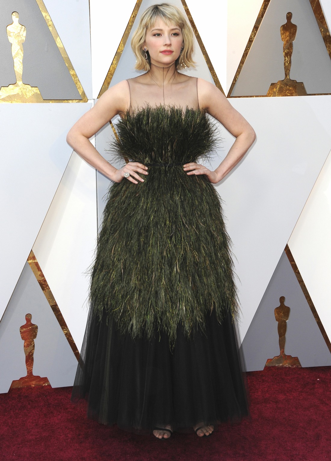 Cele|bitchy | Jennifer Lawrence in gold Dior at the Oscars: gorgeous or poorly styled?1100 x 1531