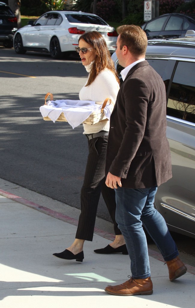 Jennifer Garner arriving at church
