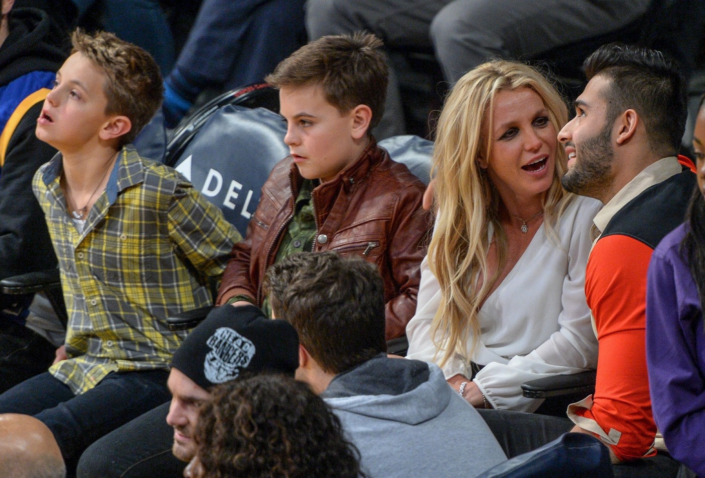 Britney Spears: The real MVP of Lakers vs. Warriors!