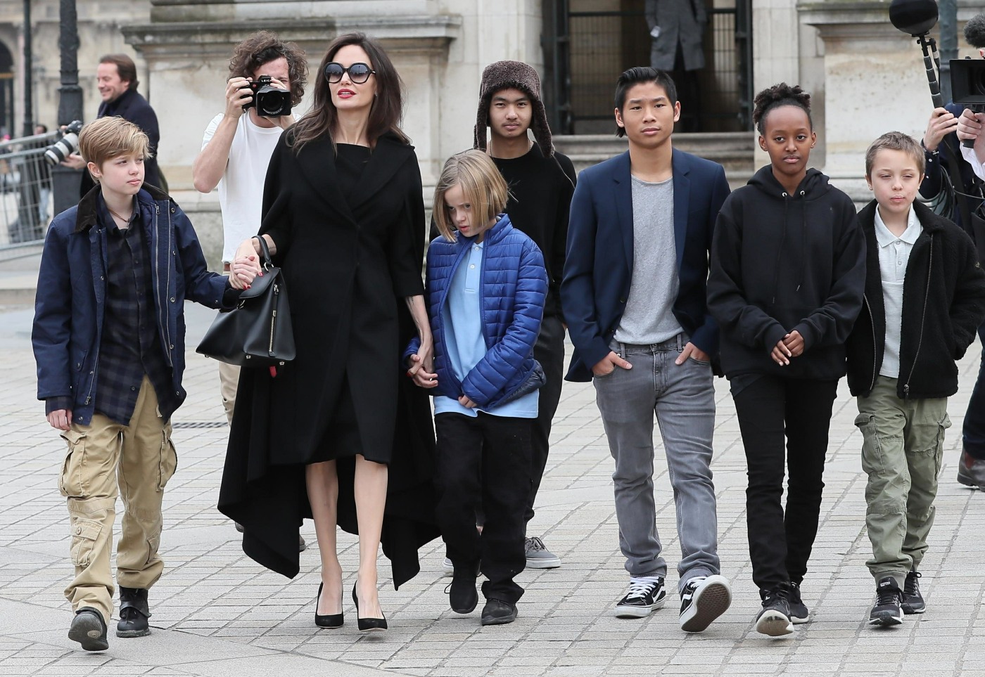 Angelina Jolie and the kids visit the Louvre Museum