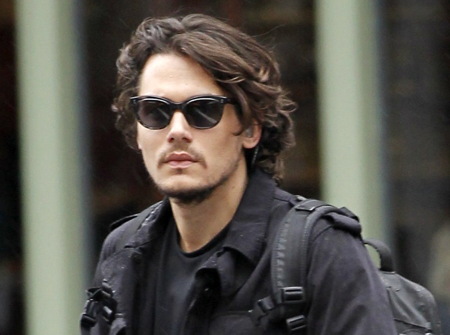 John Mayer’s douche-stache: tragically uncool or just perfect? 