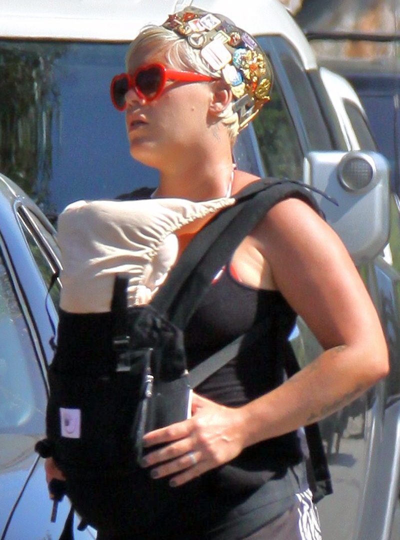 https://www.celebitchy.com/wp-content/uploads/2011/07/fp_7556671_pink_baby_excl_bag_03_07.jpg