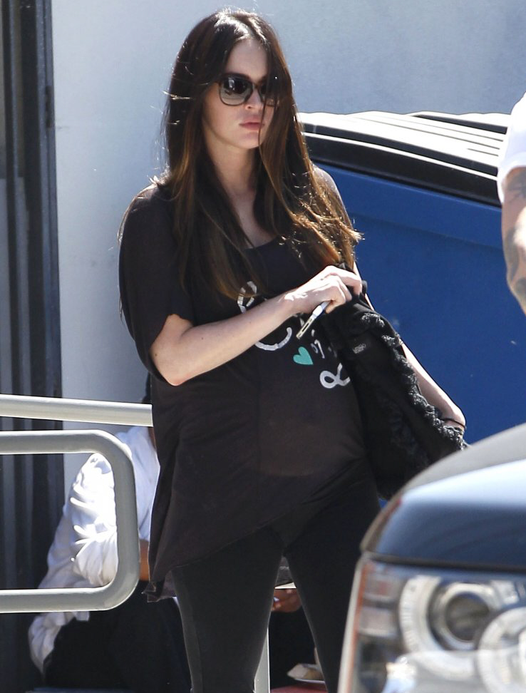 Megan Fox: 'I only gained 23 pounds when I was pregnant & I’m stil...