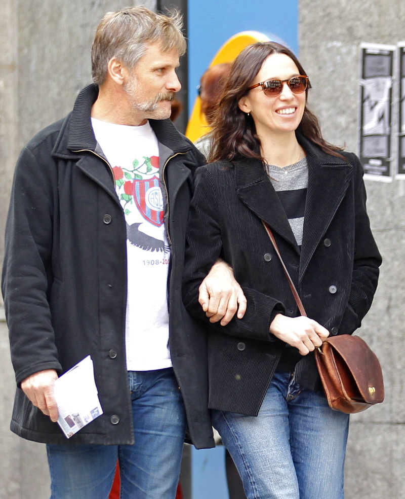 Viggo Mortensen spends time in Madrid with his girlfriend: would you still ...