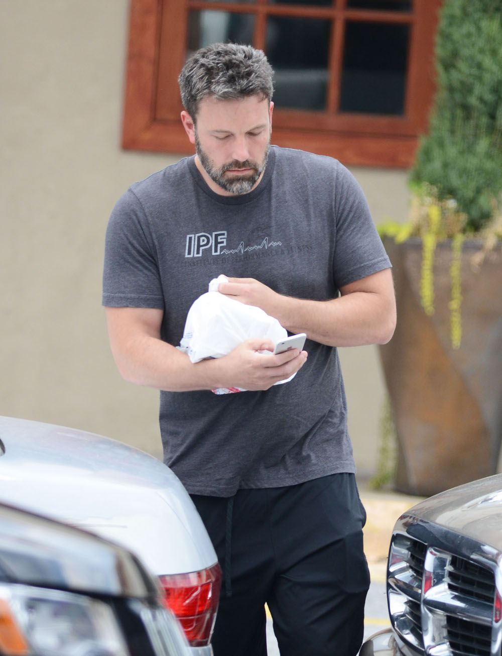 US Magazine: Ben Affleck, 42, is dating the 28 year-old nanny.