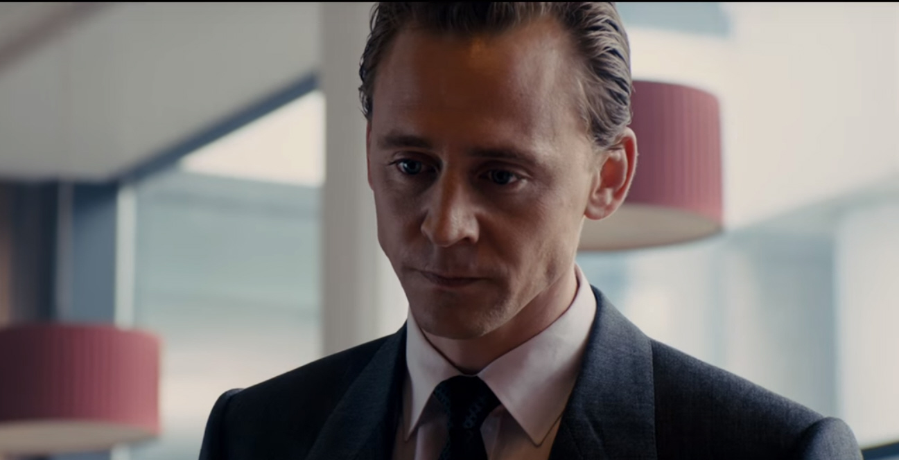 Tom Hiddleston высотка