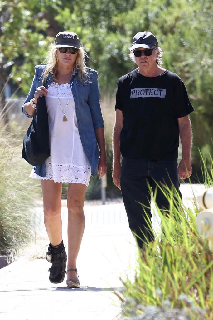 Daryl Hannah and Neil Young have a romantic outing in Malibu