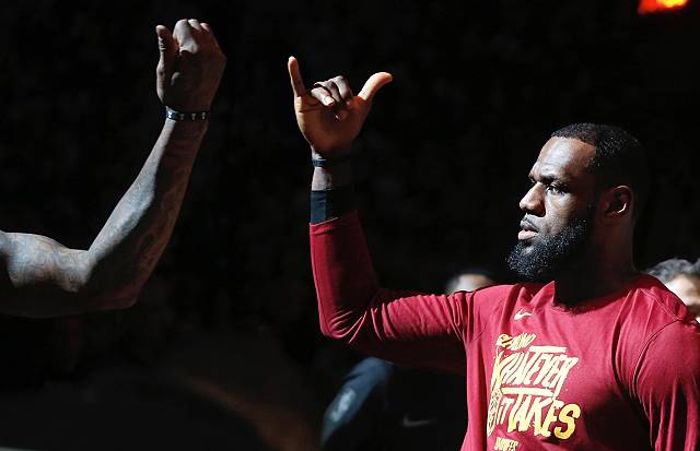 LEBRON_B434_315835_0008