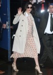 Pregnant Rachel Weisz waves to her fans at 'Good Morning America'