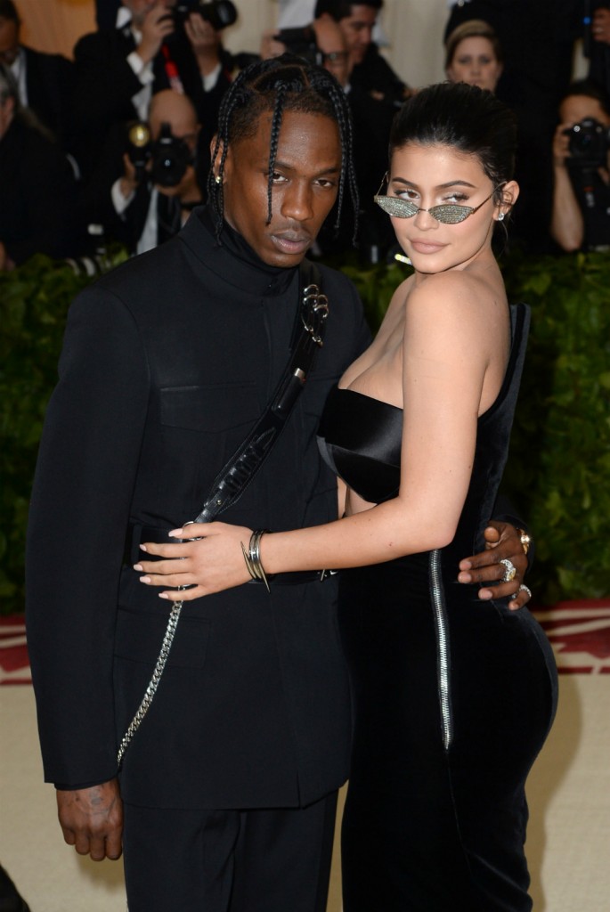 METGALA_B772_316210_0403