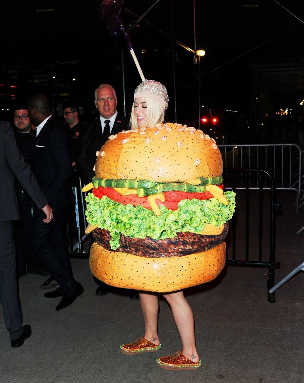 Katy Perry dresses as a burger