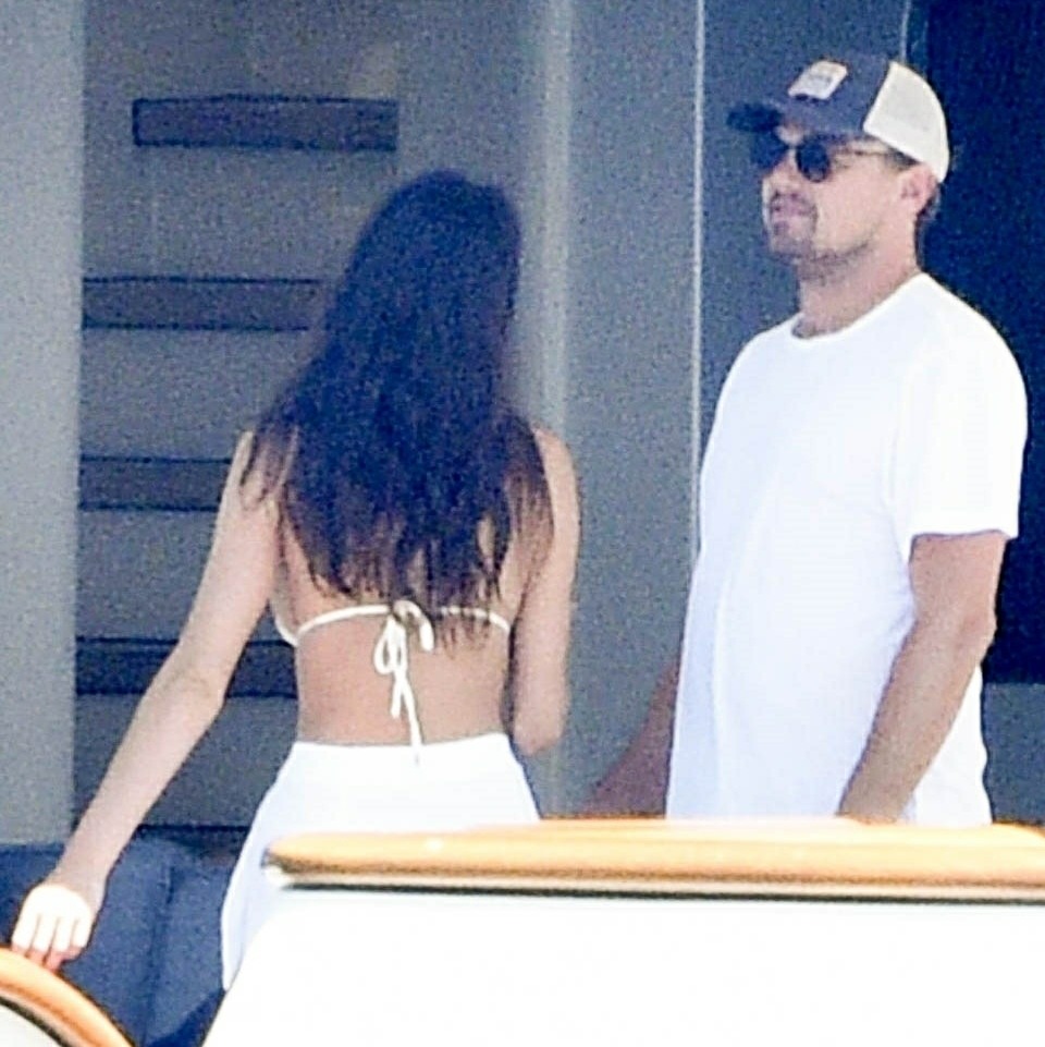 Leonardo DiCaprio enjoys a day at sea with Girlfriend Camila Morrone while vacationing in Sardinia!
