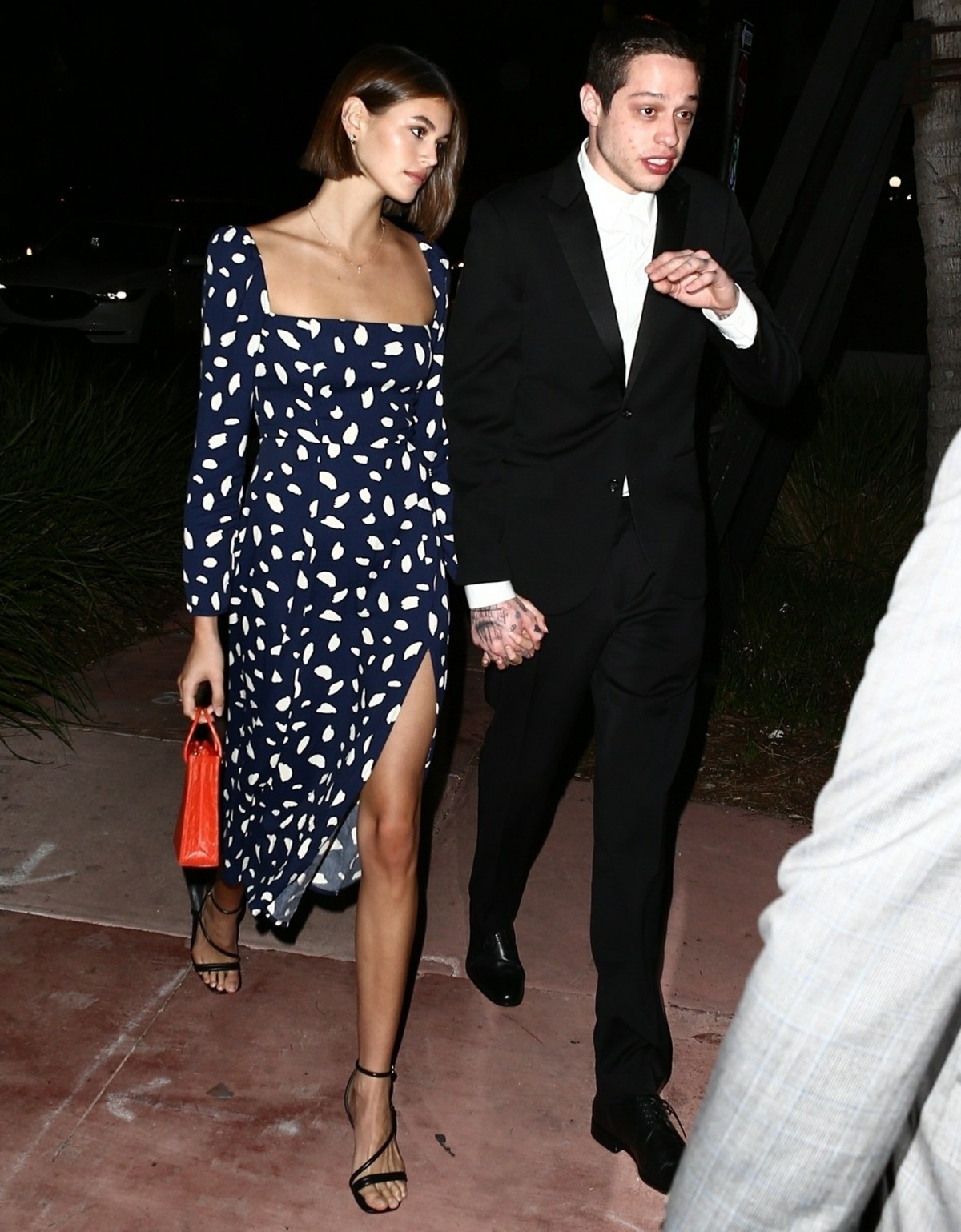 Pete Davidson and Kaia Gerber attend a wedding in Miami!