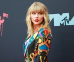 Taylor Swift at arrivals for 2019 MTV Vi...