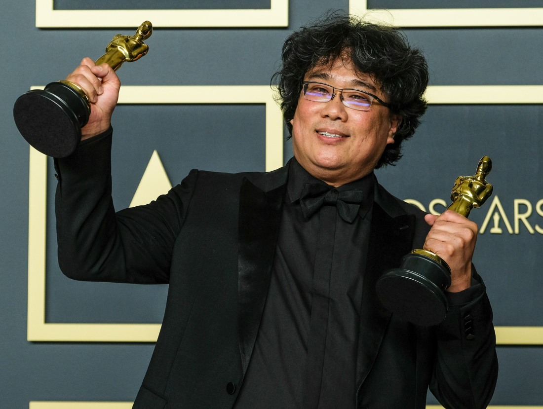 Bong Joon Ho poses with the Oscar for Best Picture in the film Parasite during the the 92nd Academy Awards, 2020 on Sunday 9 February 2020