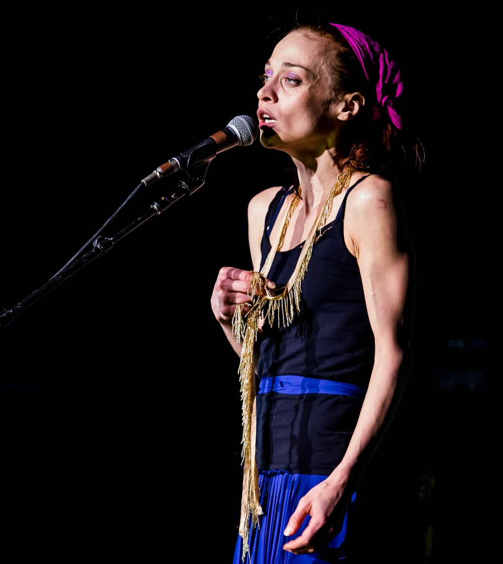 Fiona Apple: 'Fetch the f–ng bolt cutters & get yourself out of th...