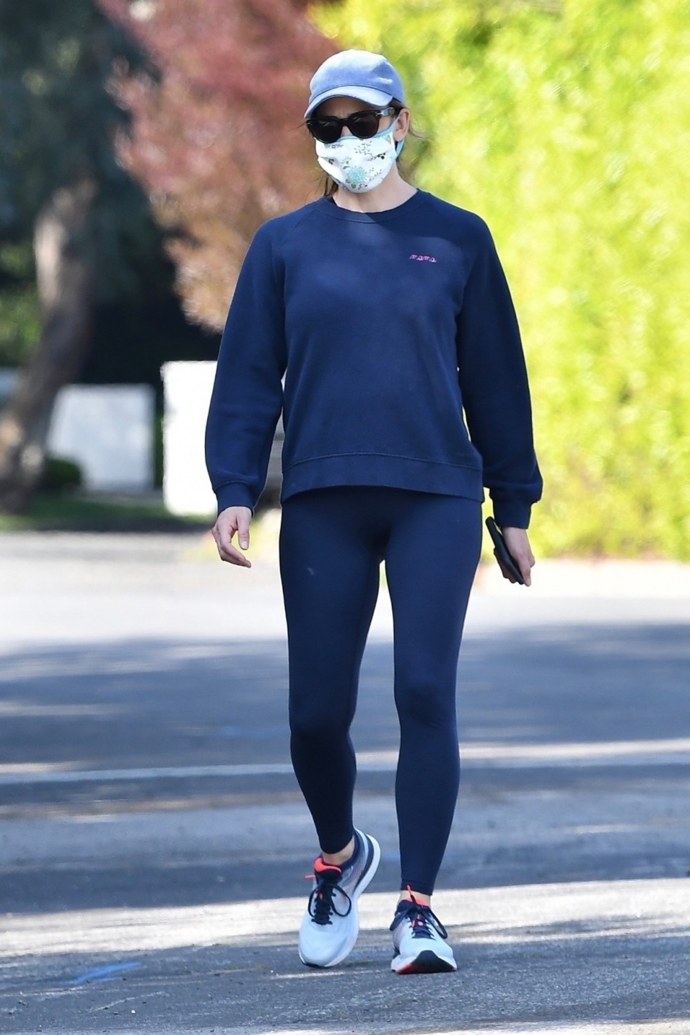Jennifer Garner goes for a walk wearing a mask amid the recommendations that Americans cover their faces