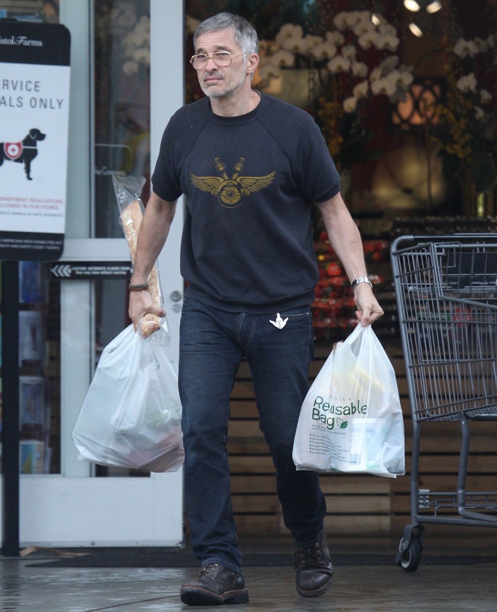 Olivier Martinez gets his usual Baguette at Bristol Farms