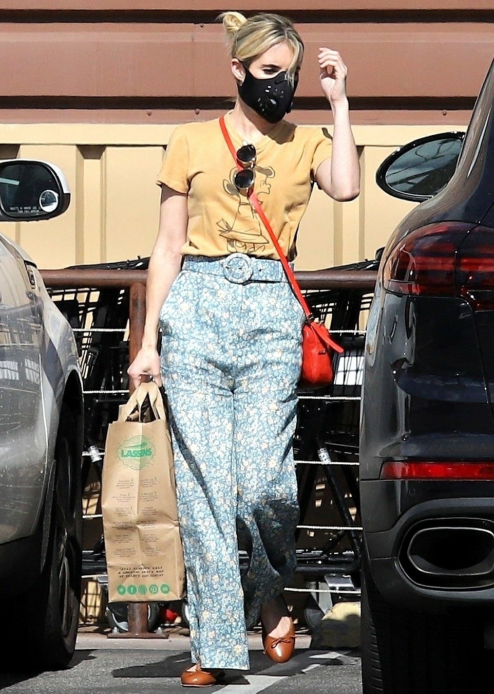 Emma Roberts makes a quick trip to the Grocery Store