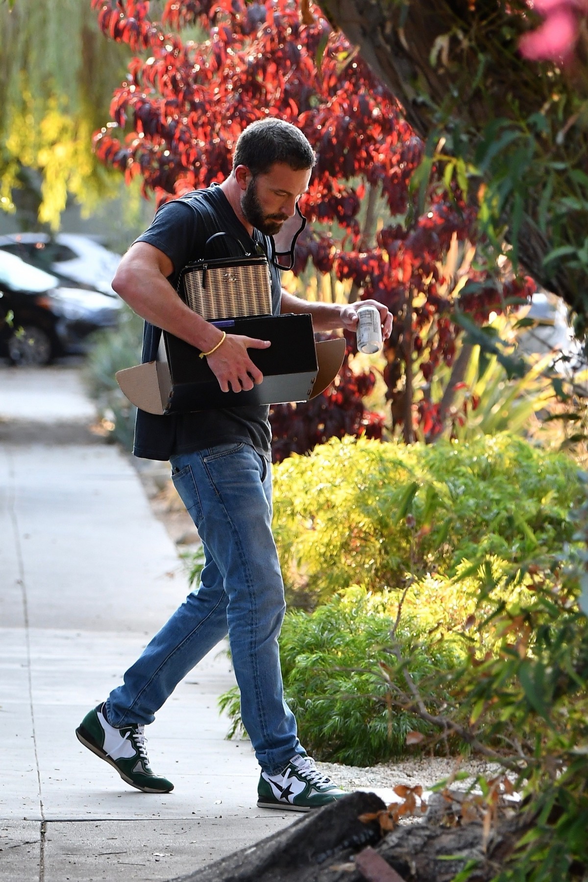 Ben Affleck and Ana de Armas move the last of her things to his LA home