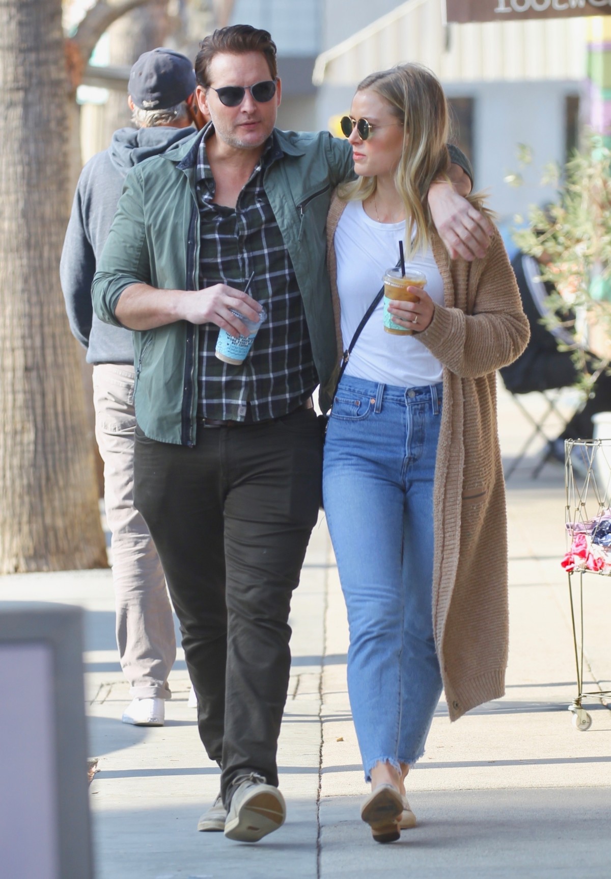 Peter Facinelli steps out with fiancee Lily Anne Harrison for a cold brew coffee