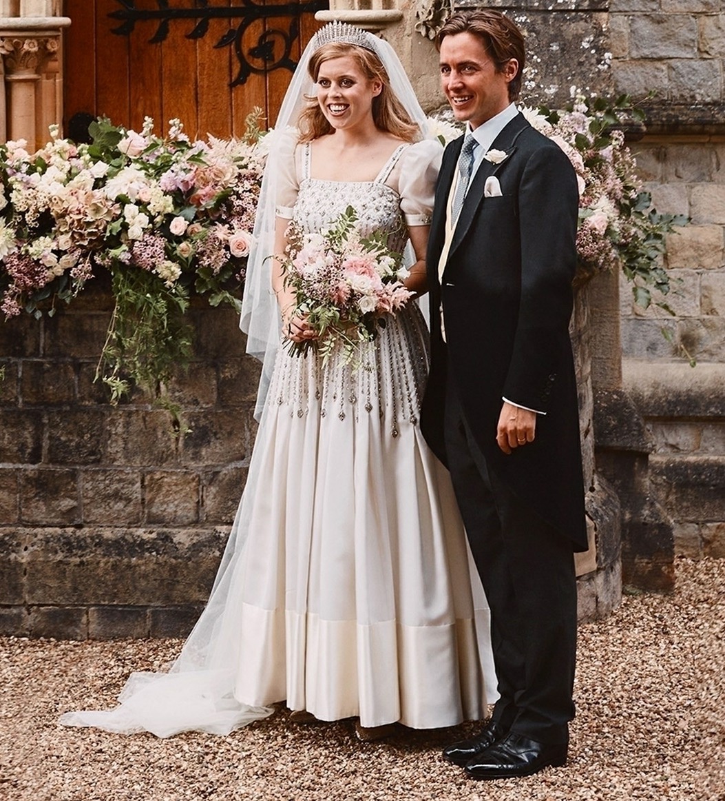 Official Wedding Photograph of Princess Beatrice and Edoardo Mapelli Mozzi