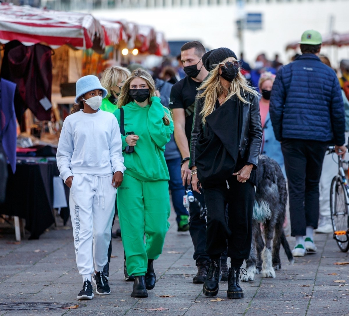 Heidi Klum enjoys a day out with her mother Erna Klum and her children in Berlin