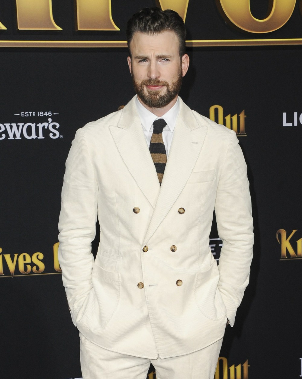 Chris Evans at arrivals for KNIVES OUT P...