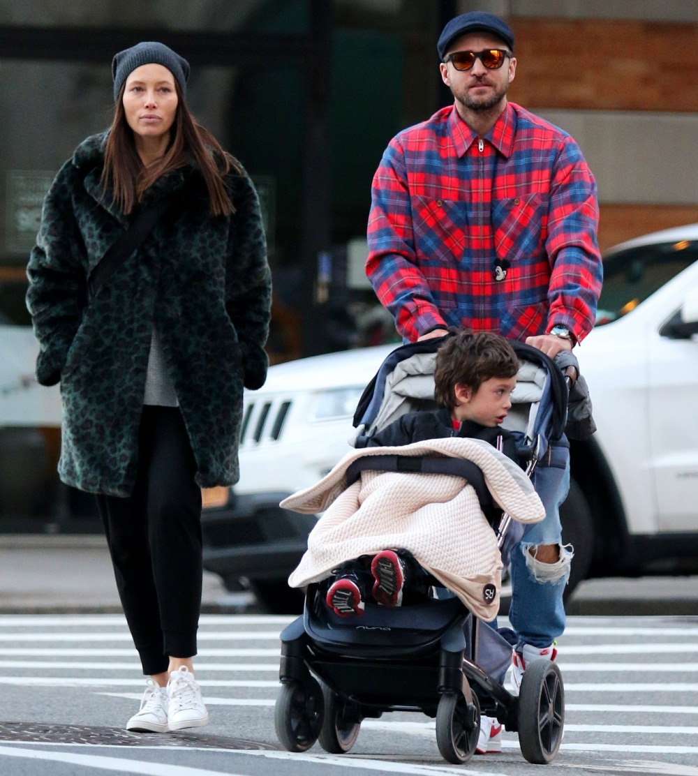Justin Timberlake and Jessica Biel enjoy a family lunch