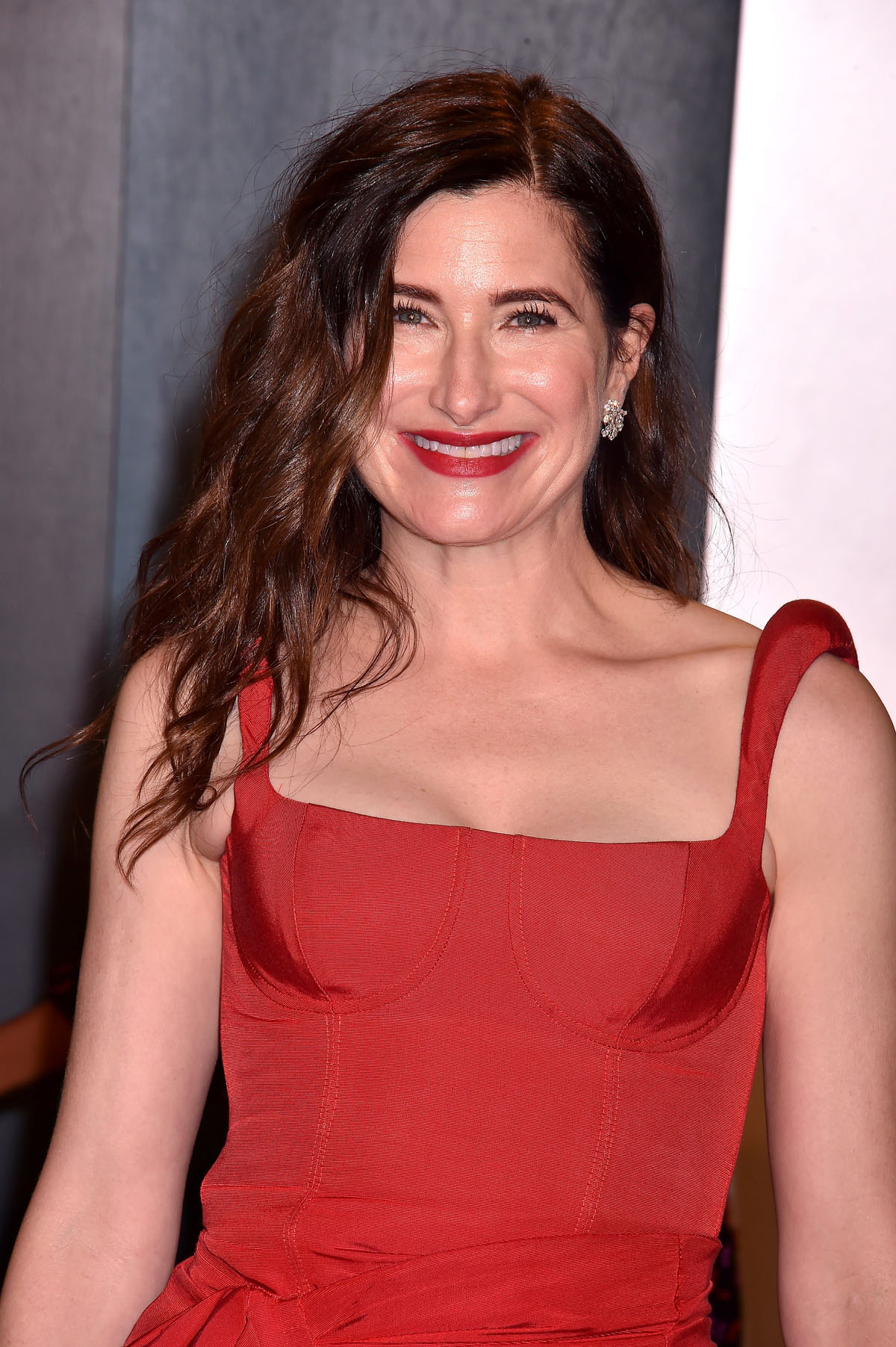 Kathryn Hahn at the 2020 Vanity Fair Oscar Party at Wallis Annenberg Center for the Performing Arts