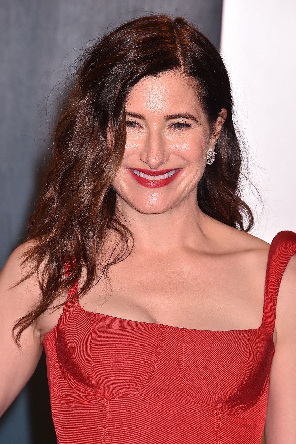 Kathryn Hahn at the 2020 Vanity Fair Oscar Party at Wallis Annenberg Center for the Performing Arts