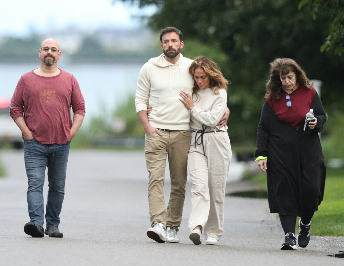 Jennifer Lopez and Ben Affleck go for an evening stroll in The Hamptons