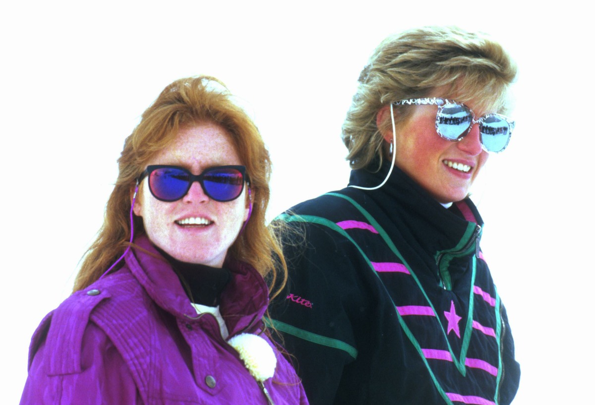 Left: HRH THE DUCHESS OF YORKand HRH THE PRINCESS OF WALESOn the ski slopes at KlostersCOMPULSORY CREDIT: UPPA/Photoshot PhotoCRP 283645   09.03.1988