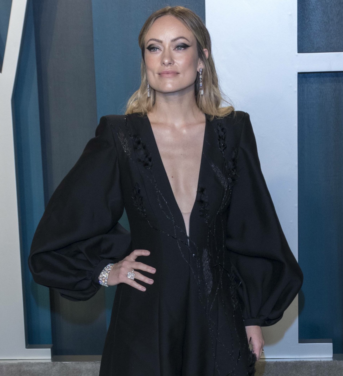 Olivia Wilde attends the Vanity Fair Oscar Party at Wallis Annenberg Center for the Performing Arts...