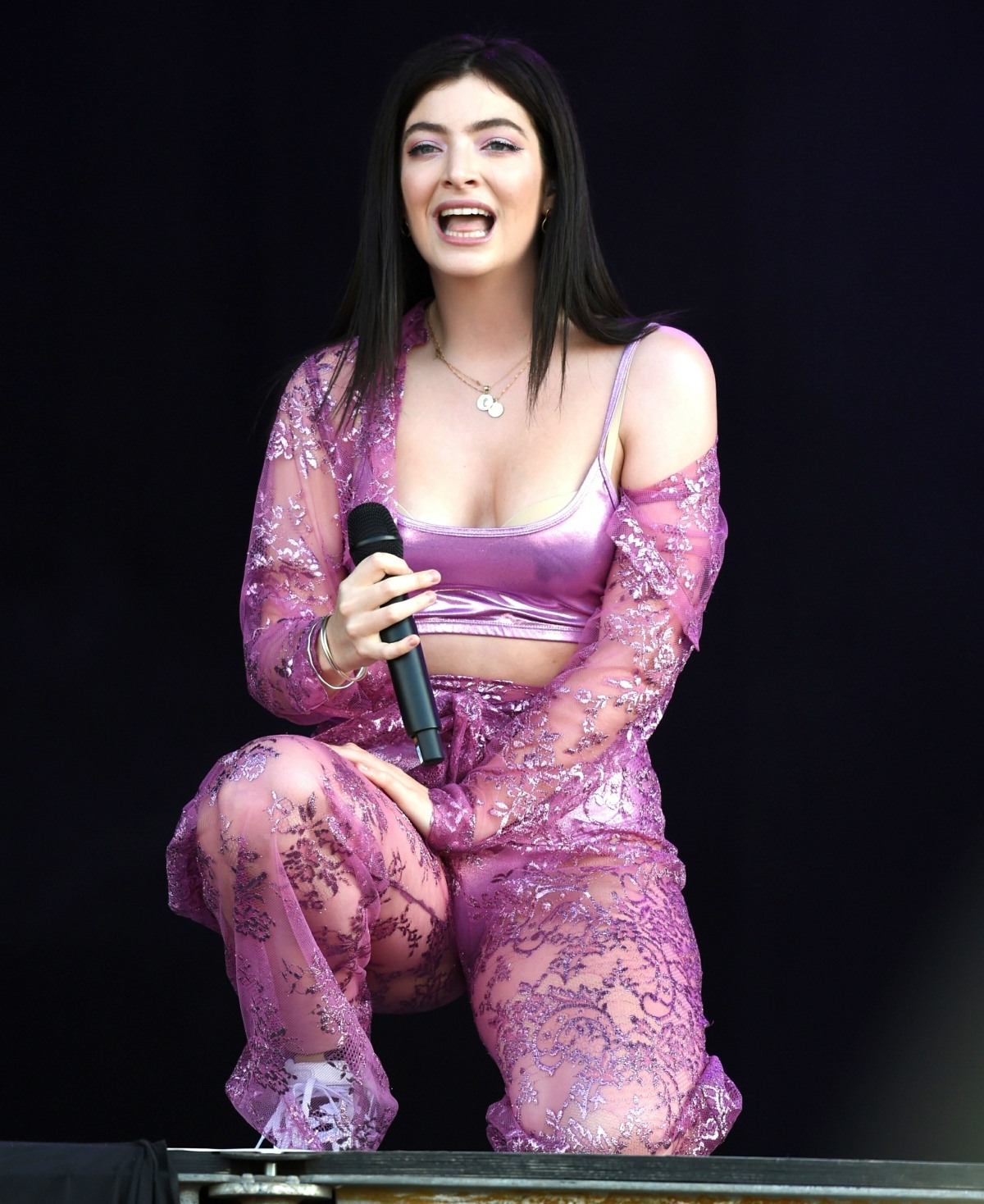 Lorde jams out at the Parklife Festival Manchester
