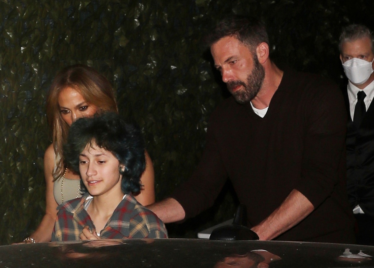 Ben Affleck and Jennifer Lopez dine at LA eatery Craig's
