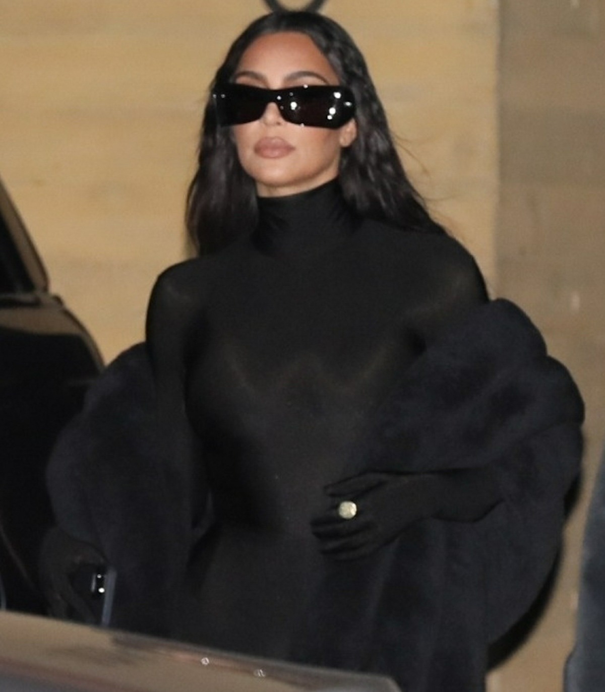 Kim Kardashian has dinner with her mother Kris Jenner and a friend at Nobu