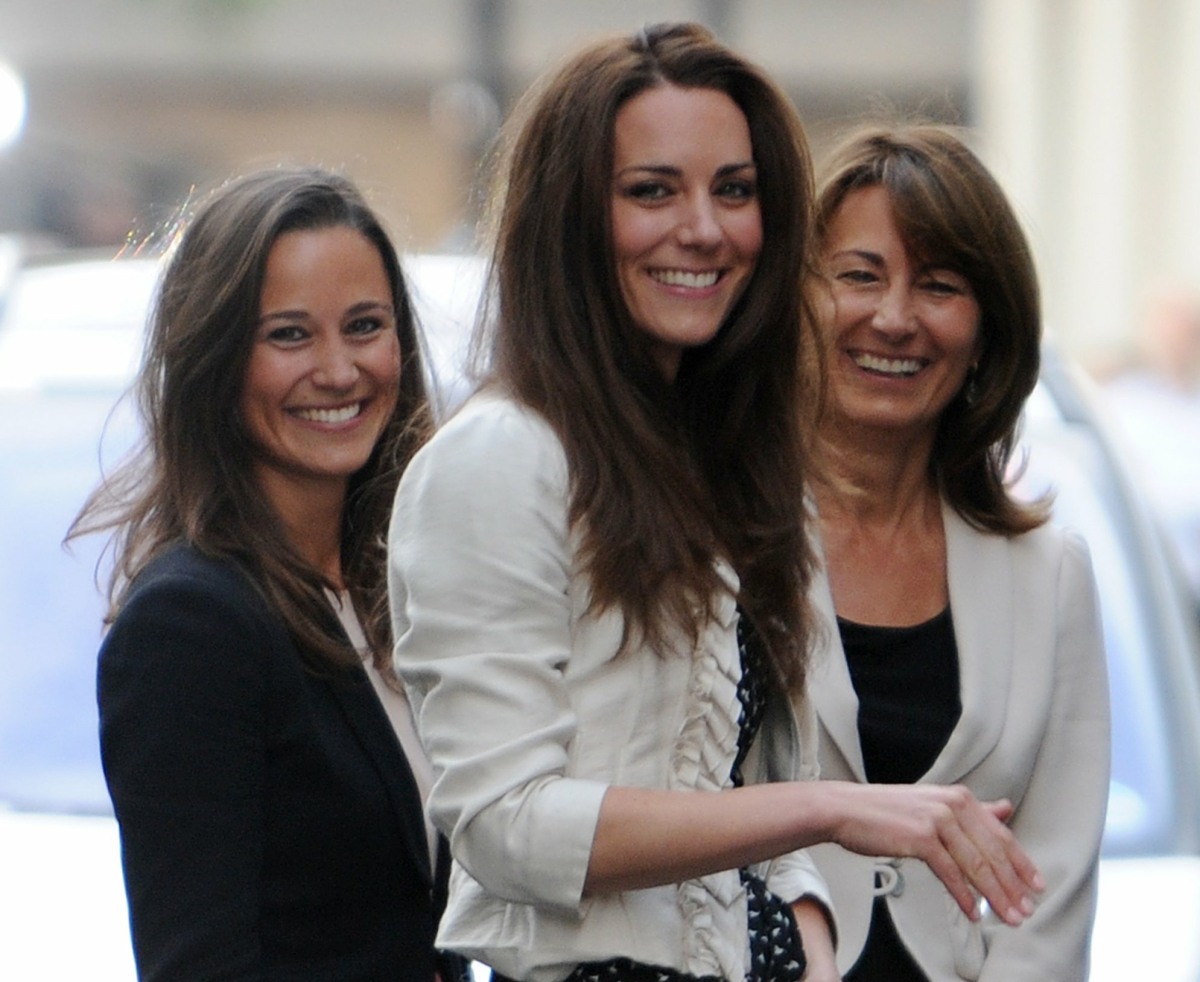 Royal wedding - Kate Middleton with mother and sister