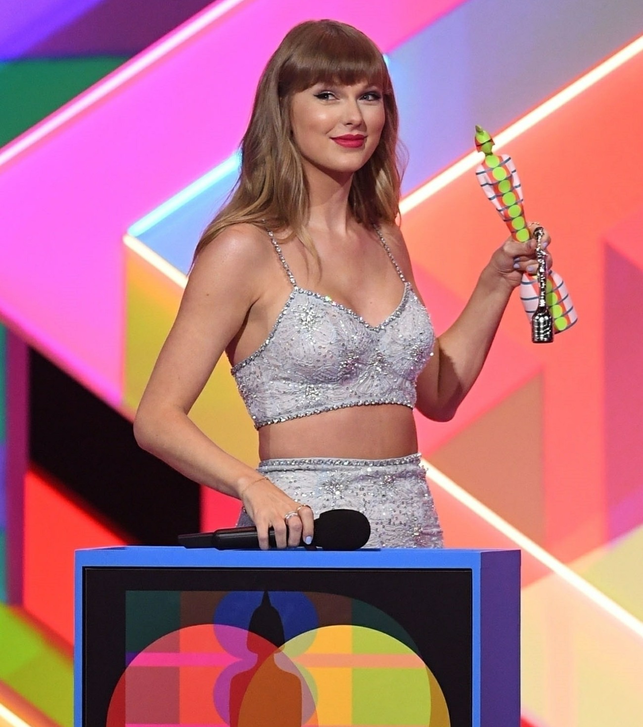 kaltak | "Taylor Swift, 13'ü Cuma günü önemli bir şey açıklayacak mı?" bağlantılar