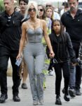 kaltak | Kim Kardashian, evi ile Kanye'nin evi arasında bir 'tampon ev' satın aldı