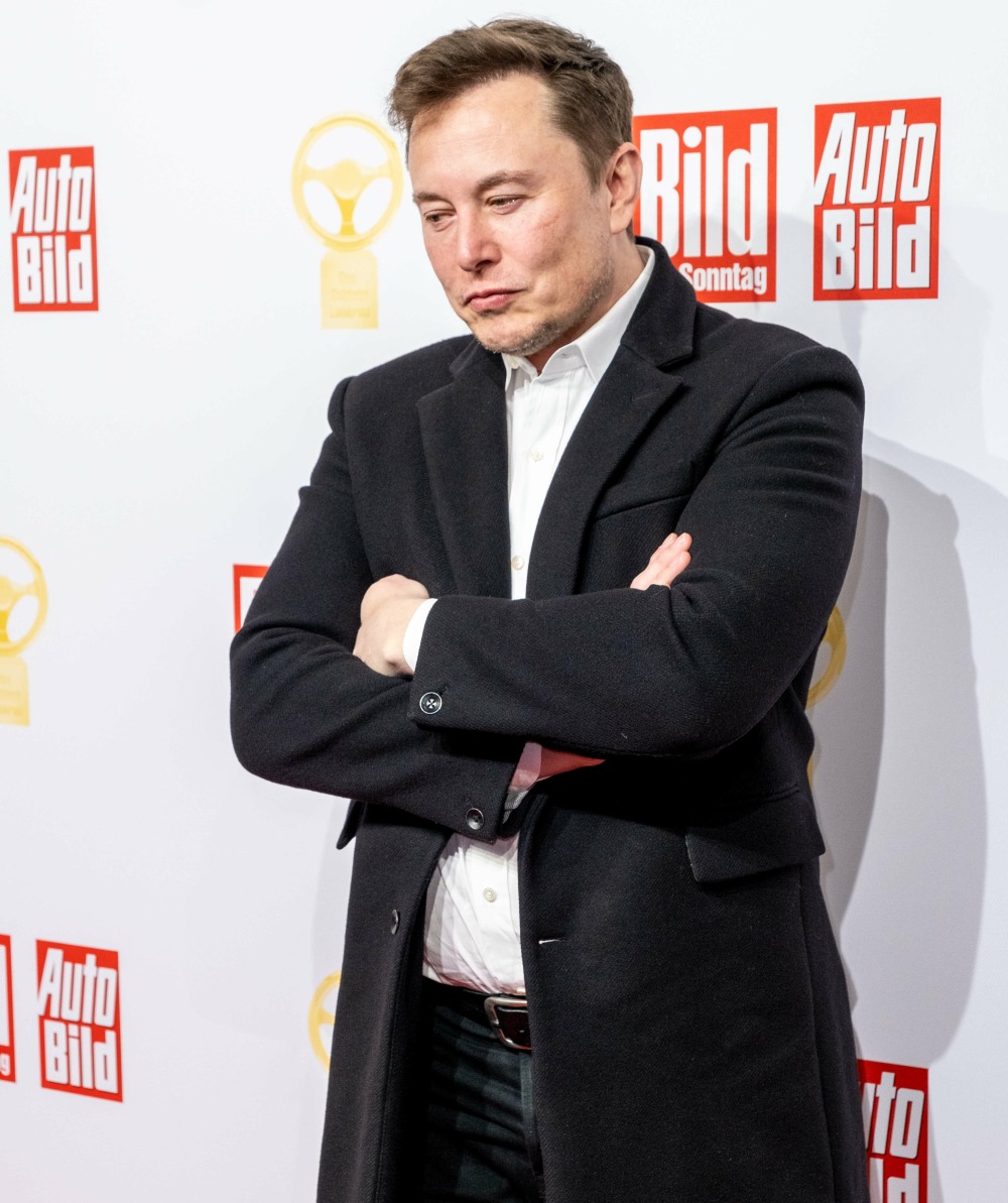 kaltak | Elon Musk, bot hesapları hakkında daha fazla şey öğrenene kadar Twitter satın alımını askıya aldı