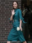 kaltak | Düşes Kate, İngiliz Moda Konseyi etkinliğinde yeşil Edeline Lee'yi giydi