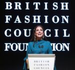 kaltak | Düşes Kate, İngiliz Moda Konseyi etkinliğinde yeşil Edeline Lee'yi giydi